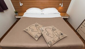 Bungalow, 2 Bedrooms | Premium bedding, down comforters, iron/ironing board, free WiFi - Happy Village & Camping (Rome)