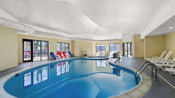 Una piscina cubierta