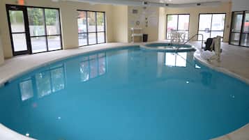 Indendørs pool