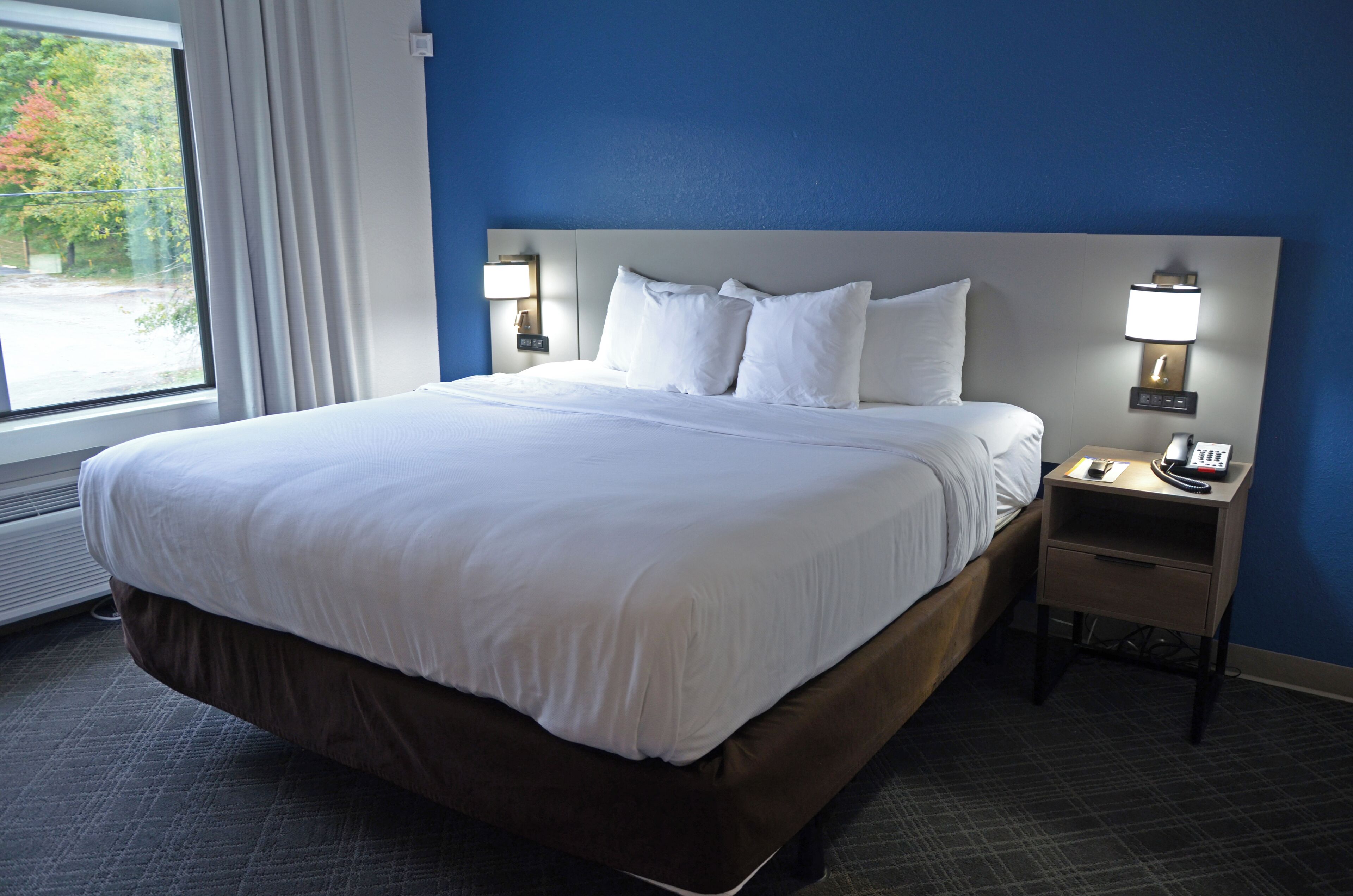 Escritorio, tabla de planchar con plancha y cunas gratuitas 