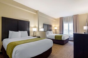 In-room safe, desk, blackout curtains, iron/ironing board - Comfort Inn & Suites Montgomery Eastchase (Montgomery)