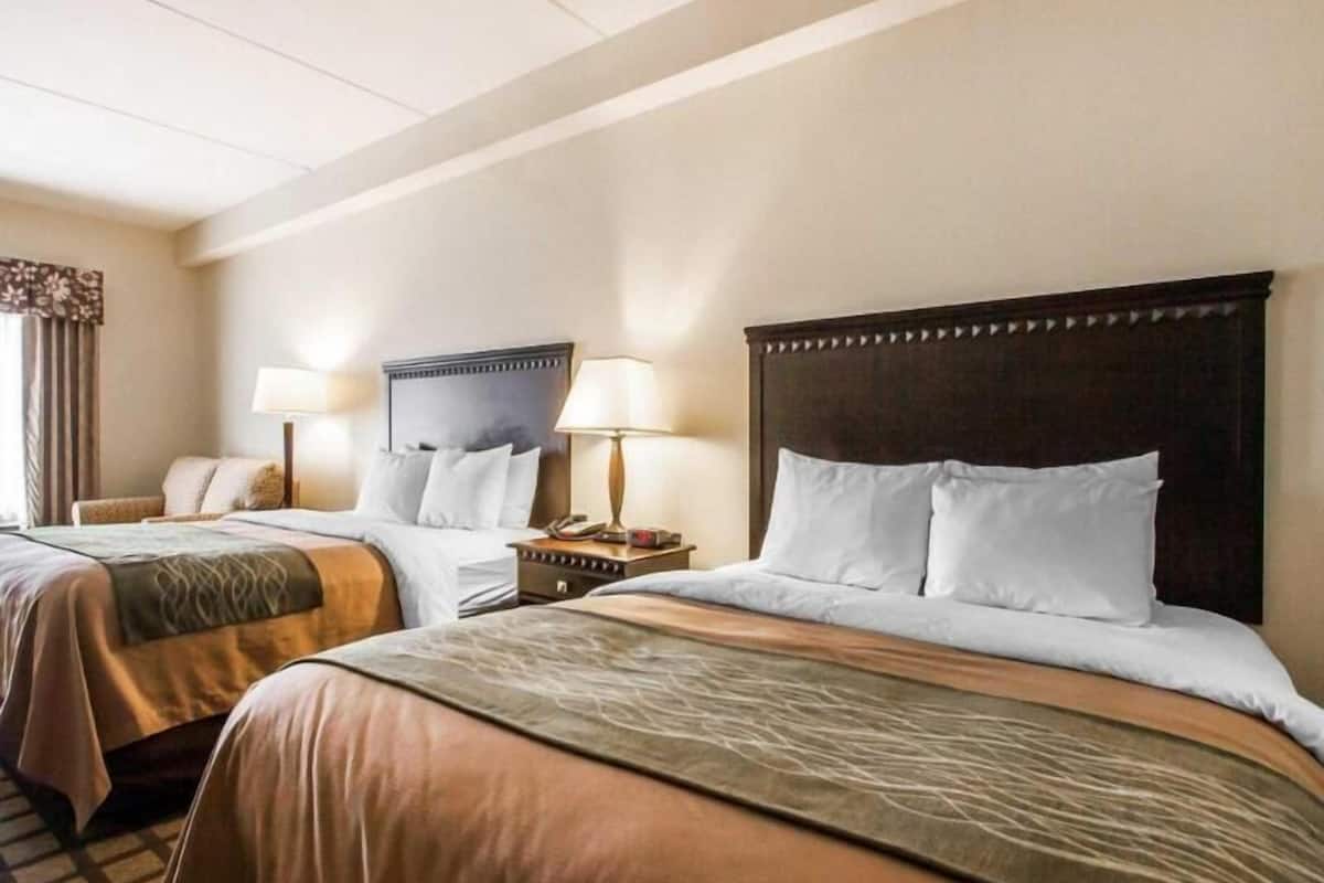 In-room safe, desk, blackout drapes, iron/ironing board