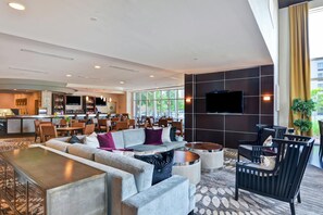 Lobby - DoubleTree by Hilton Hotel Baton Rouge (Baton Rouge)