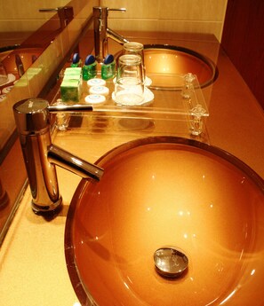 Premium bedding, minibar, in-room safe, individually furnished