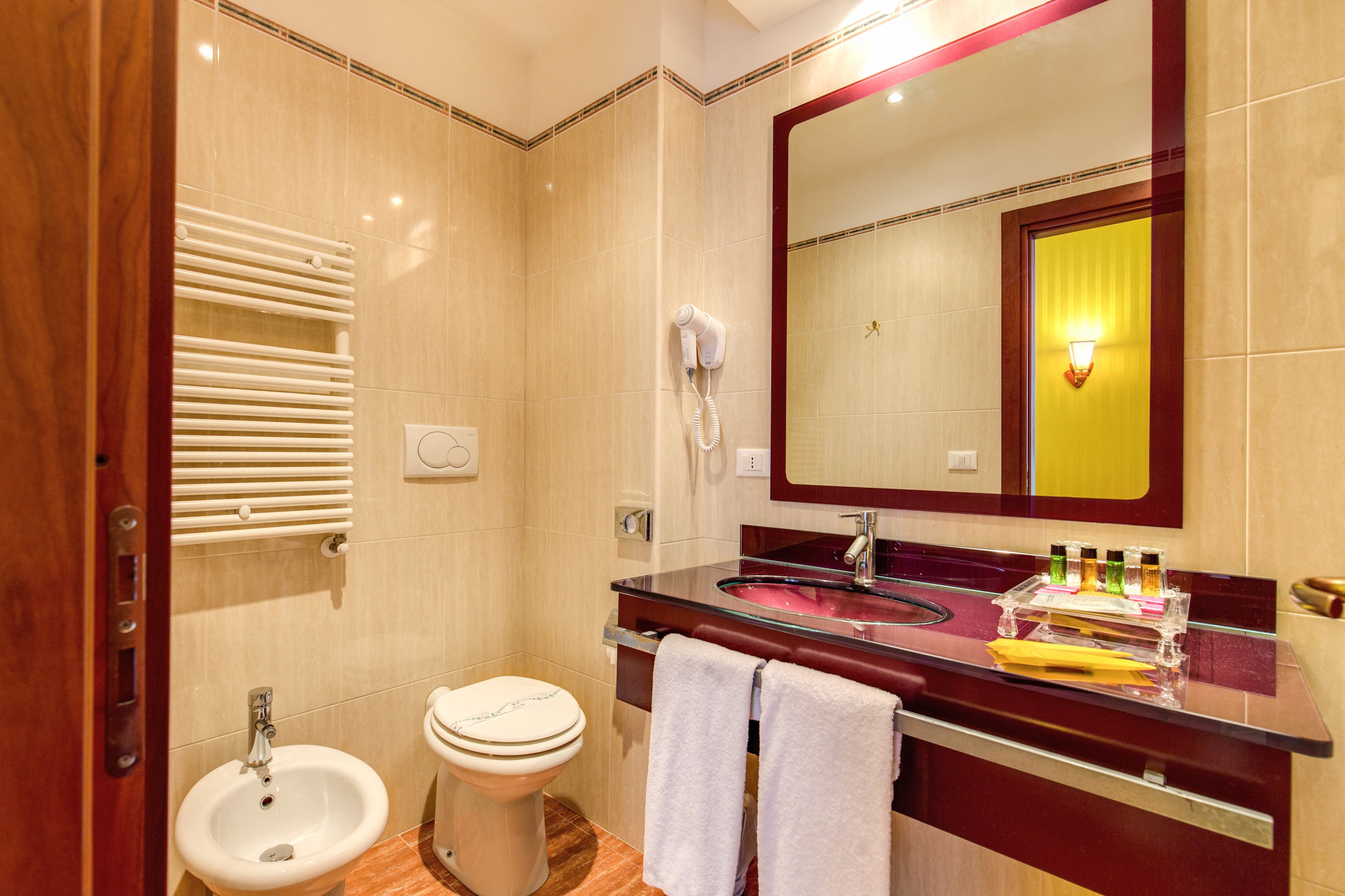 superior double or twin room | bathroom | free toiletries, hair dryer, bidet, towels
