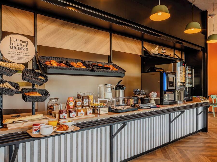 Daily buffet breakfast for a fee