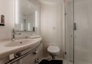 Dusche, Handtücher, Seife, Shampoo