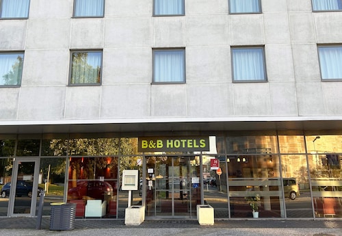 B&B HOTEL Maubeuge Gare
