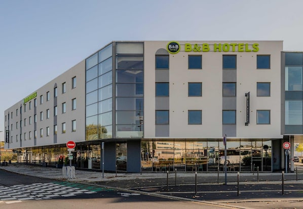 Exterior - B&B HOTEL Maubeuge Gare (Maubeuge)