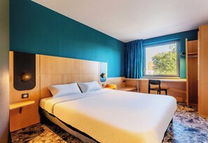 Bureau, rideaux occultants, chambres insonorisées, Wi-Fi gratuit