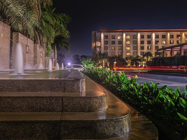 Superior King Bed with Pool View