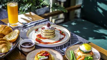 Daily full breakfast (INR 1350 per person)