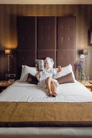 Premier King Bed with Pool View and Lounge Access - Happy Hours 6:30 PM to 8:30 PM