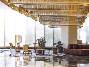 Premier King Bed with Lounge Access - Happy Hours 6:30 PM to 8:30 PM | Down comforters, pillowtop beds, minibar, in-room safe