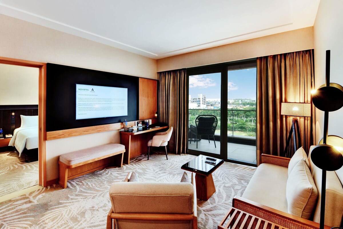 Down duvets, pillow-top beds, minibar, in-room safe