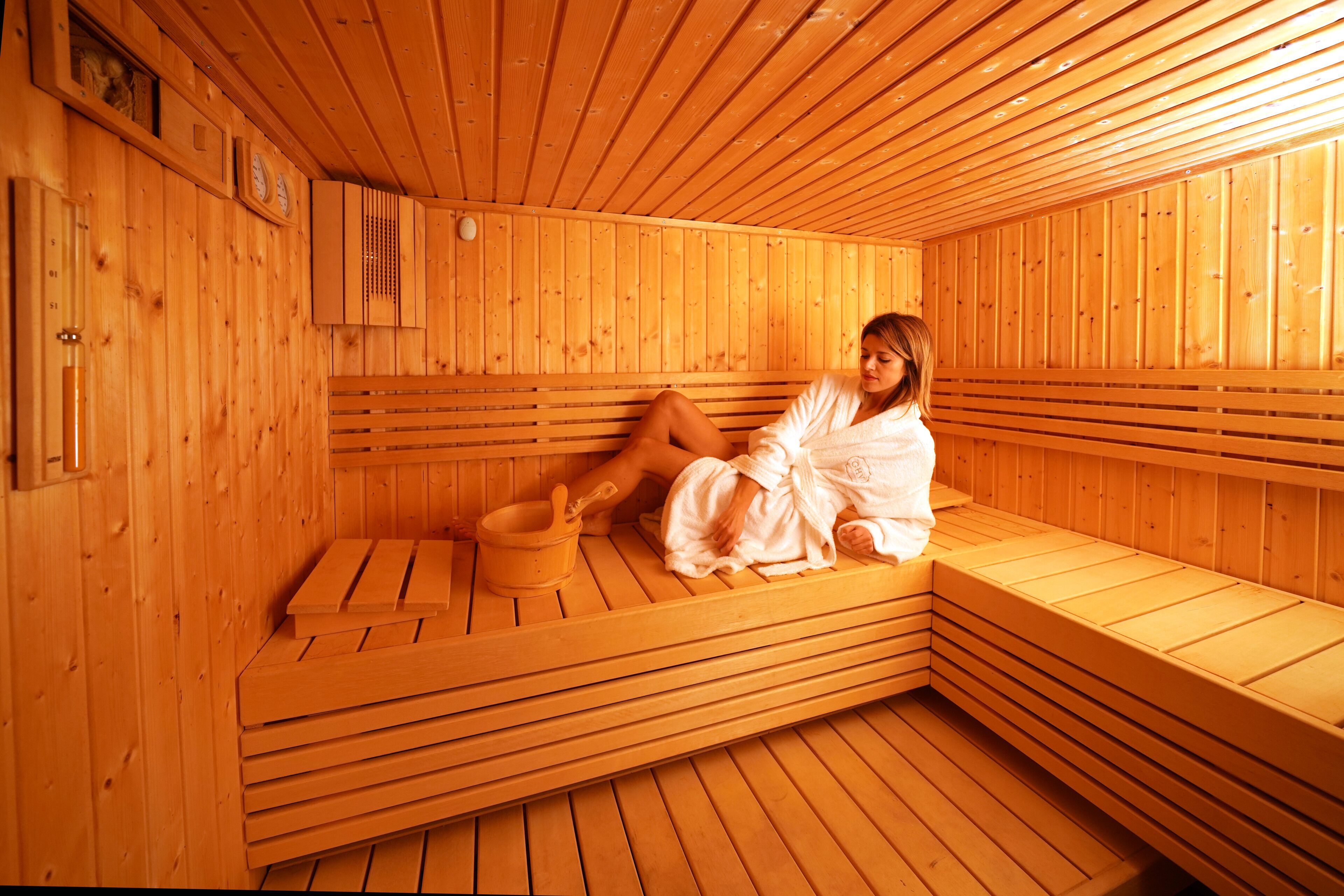 couples treatment room(s), sauna, hot tub, steam room
