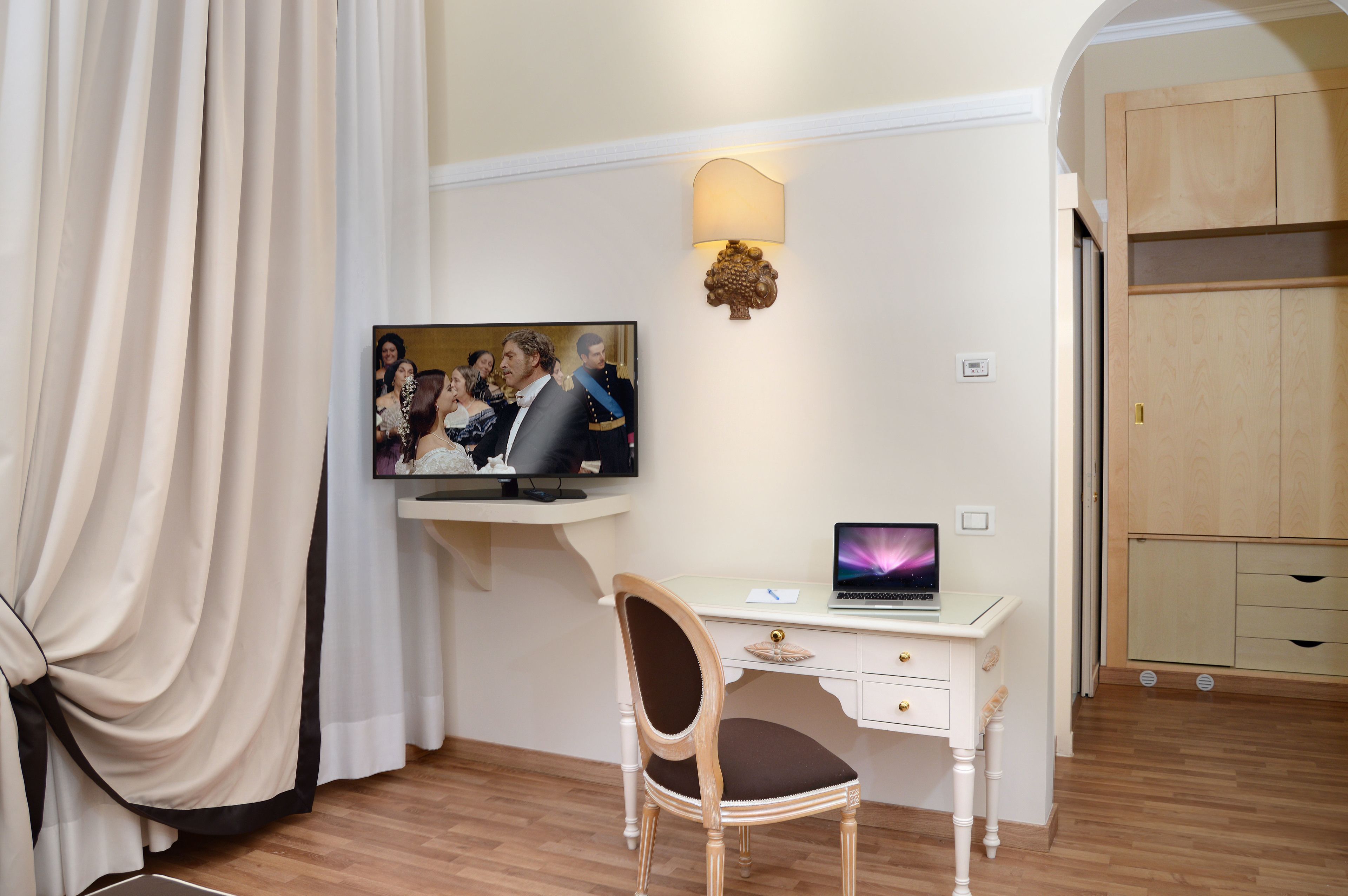 down duvets, minibar, in-room safe, desk