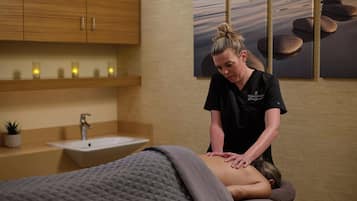 Couples treatment room(s), sauna, hot tub, steam room, body treatments