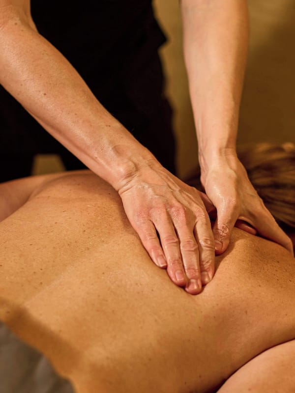 Couples treatment rooms, sauna, hot tub, steam room, body treatments