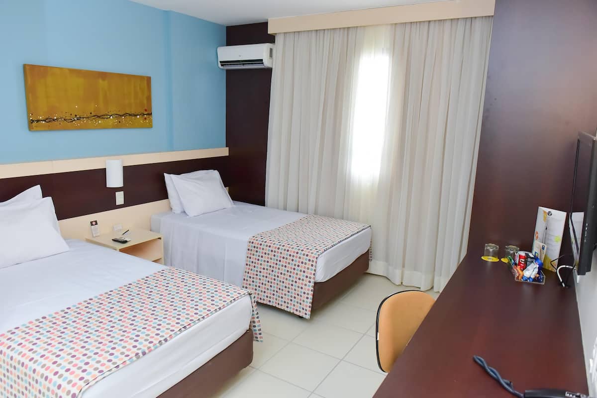 In-room safe, desk, free WiFi