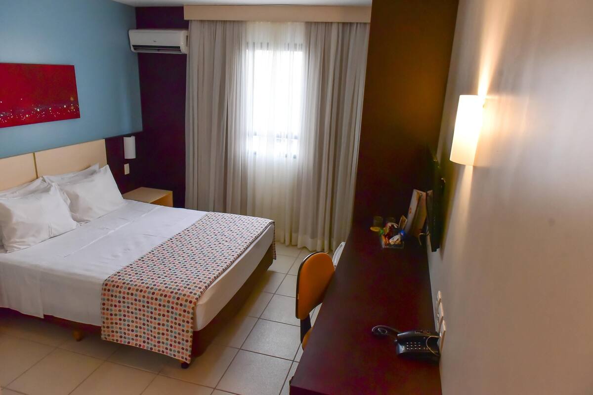 In-room safe, desk, WiFi (free)