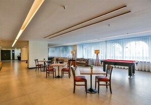 Breakfast and lunch served - Copacabana Suítes By Atlantica Hotels (Rio de Janeiro)