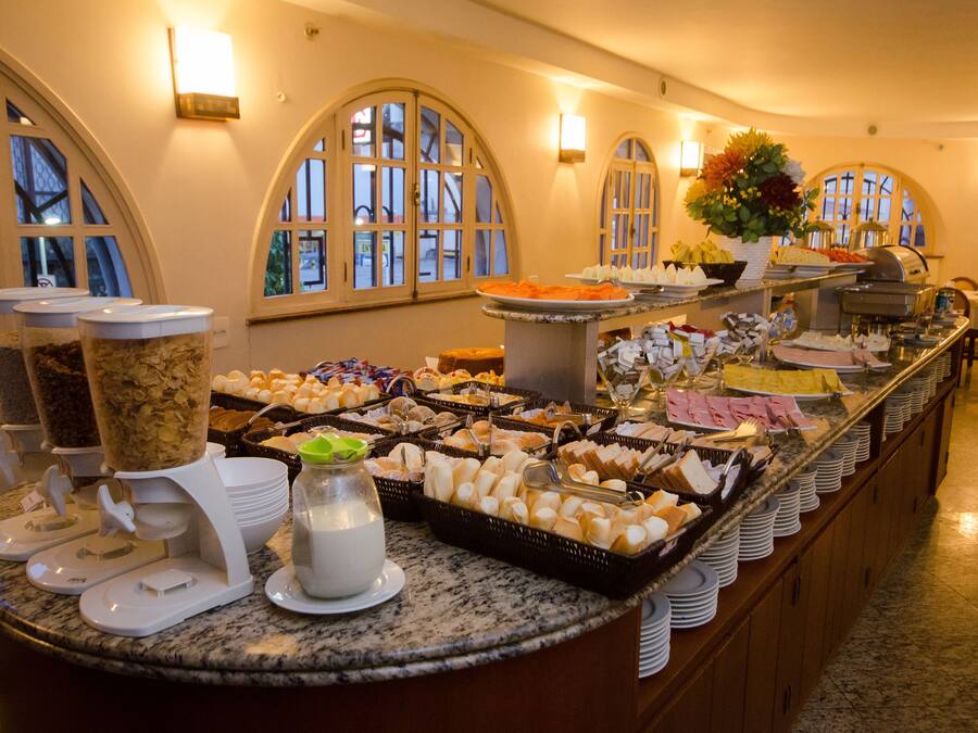 Café da manhã grátis todos os dias