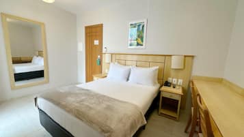 Kamar Double Superior, 1 Tempat Tidur Double, patio | Minibar, brankas, meja kerja, dan tirai kedap cahaya