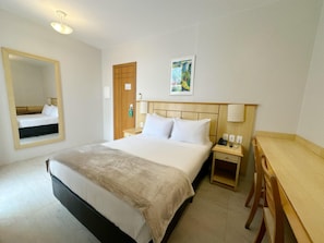 Dobbeltrom – superior, 1 dobbeltseng, terrasse | Minibar, safe på rommet, skrivebord og blendingsgardiner