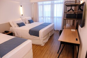 Luxo Casal | Cofres nos quartos, escrivaninha, cortinas blackout, berços grátis