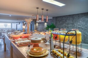 Free daily buffet breakfast - Intercity Natal (Natal)