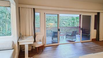 Tityra Junior Suites | Premium bedding, down comforters, Select Comfort beds, in-room safe