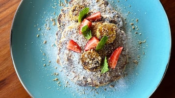 Free daily cooked-to-order breakfast