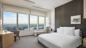 Down comforters, minibar, in-room safe, desk
