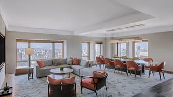 Ropa de cama de alta calidad, cubrecamas y minibar