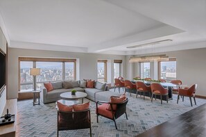 Premium bedding, down duvets, minibar, in-room safe - Park Hyatt Beijing (Beijing)