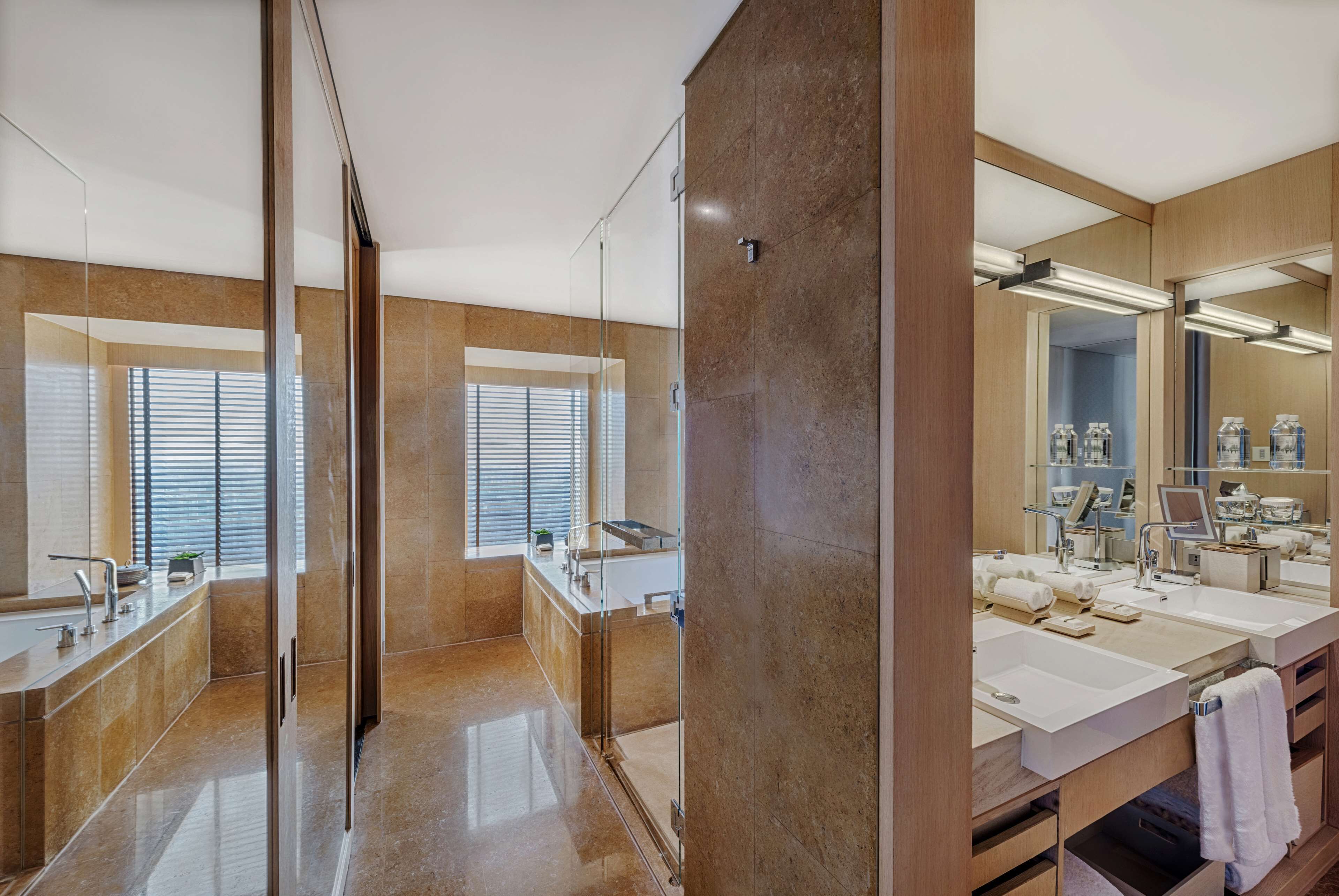 1 bedroom, premium bedding, down duvets, minibar