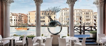 Sina Centurion Palace