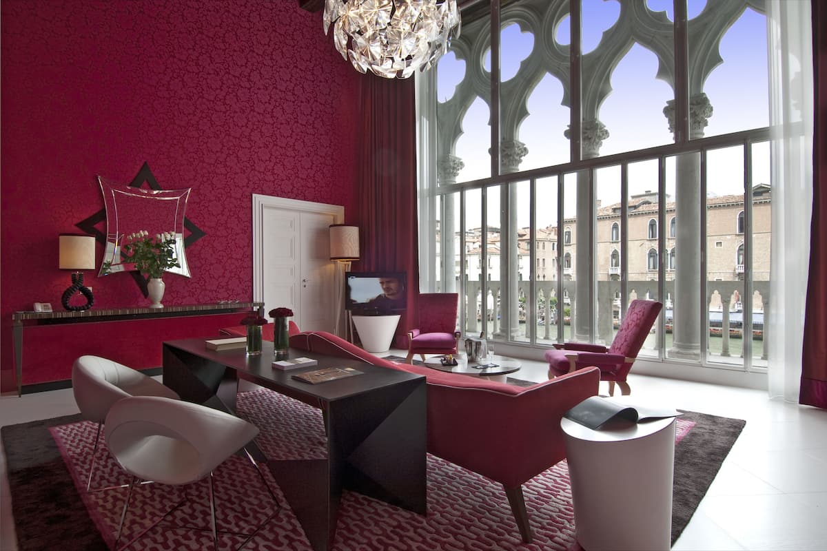 Suite Deluxe, vista al canal (Grand) | Vista desde la habitación