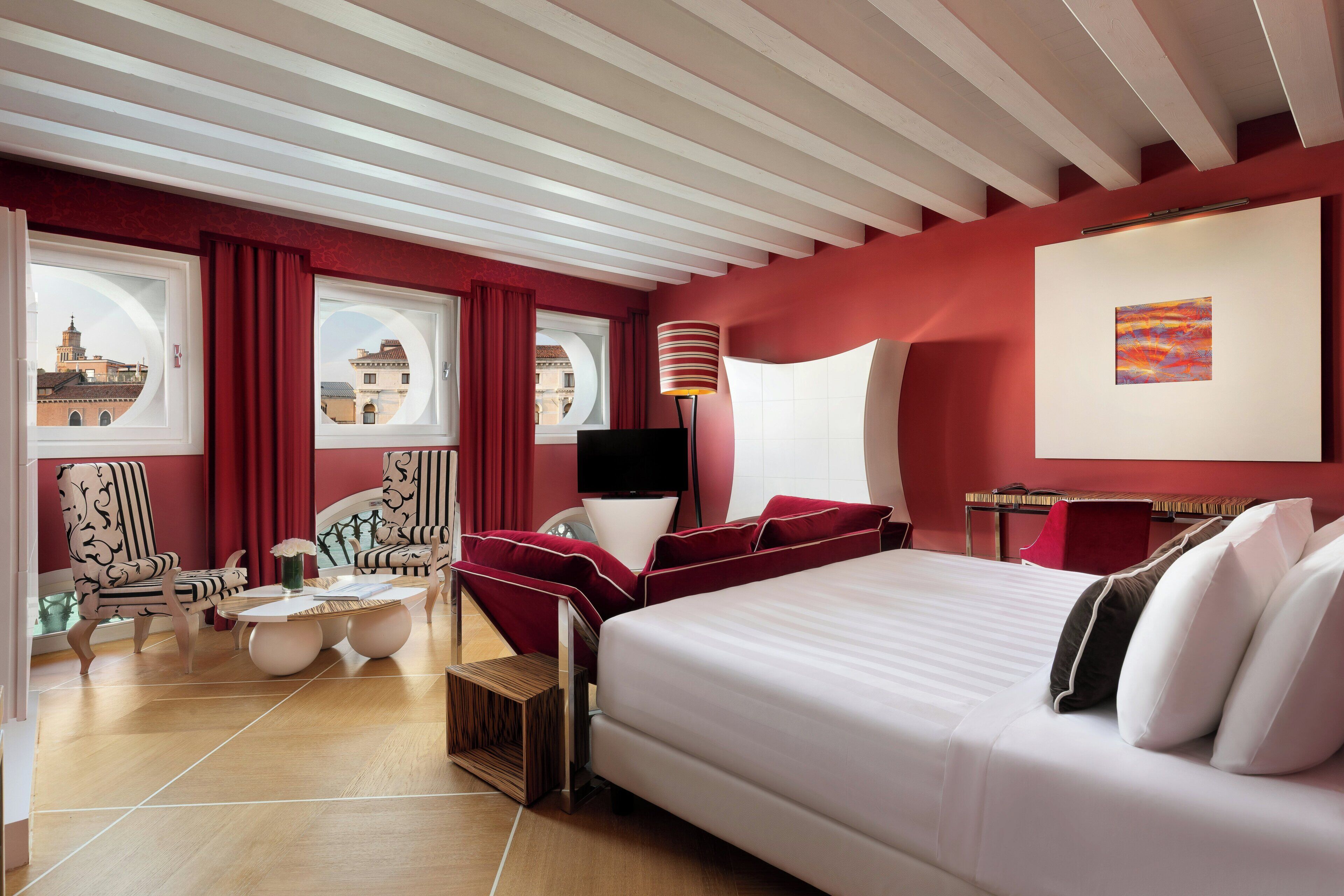 Junior Suite, Canal View (Deluxe, Grand Canal view) | Premium bedding, minibar, in-room safe, desk