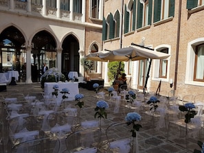 Banquet hall