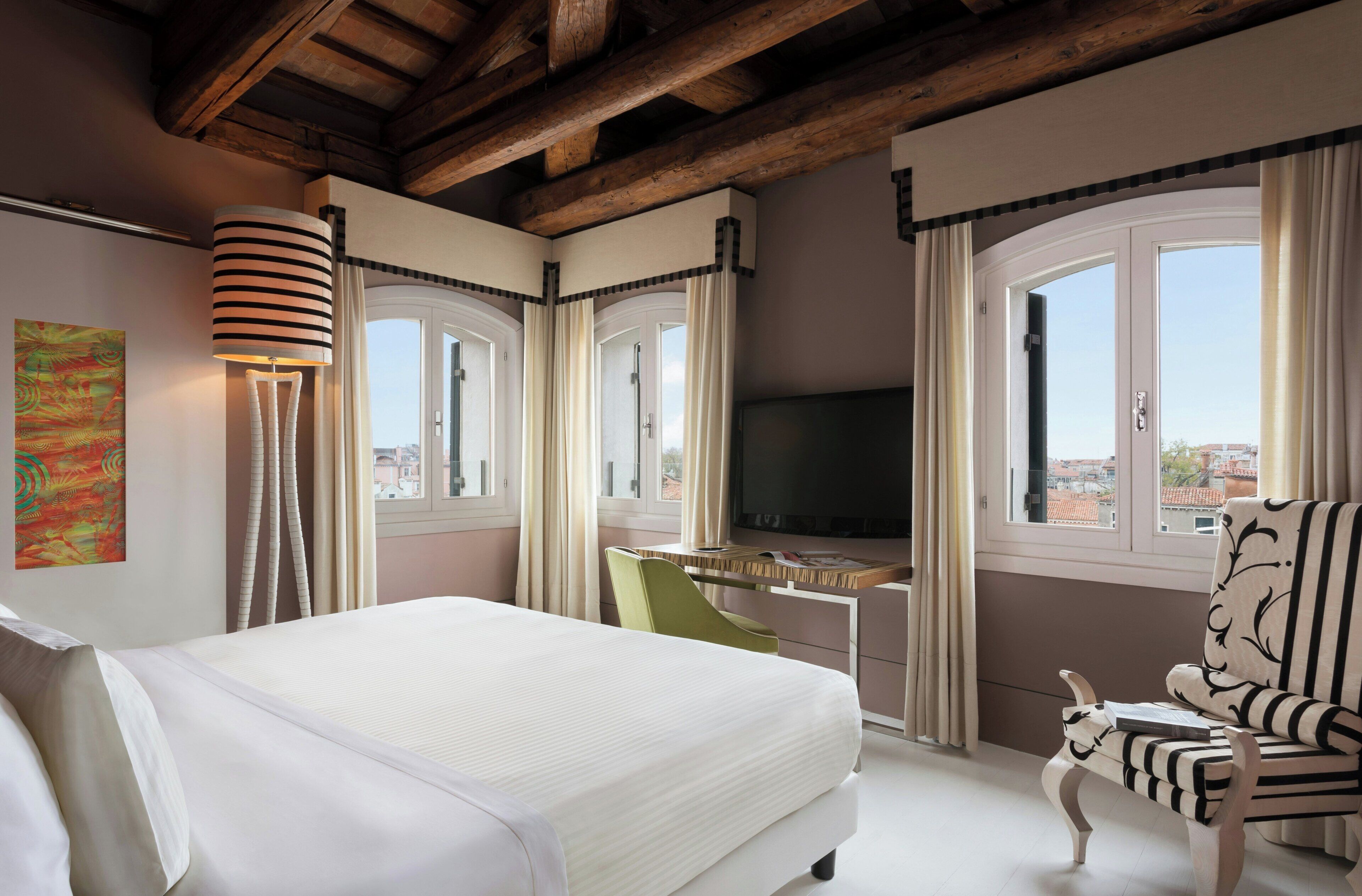 Superior Room | Premium bedding, minibar, in-room safe, desk