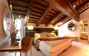 1 bedroom, premium bedding, minibar, in-room safe