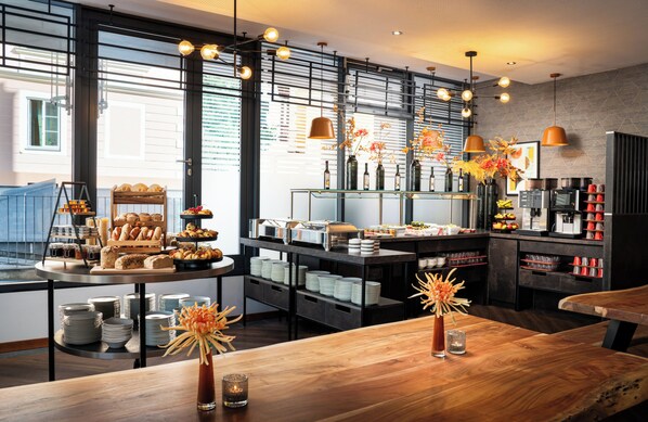 Daily buffet breakfast (EUR 16 per person)
