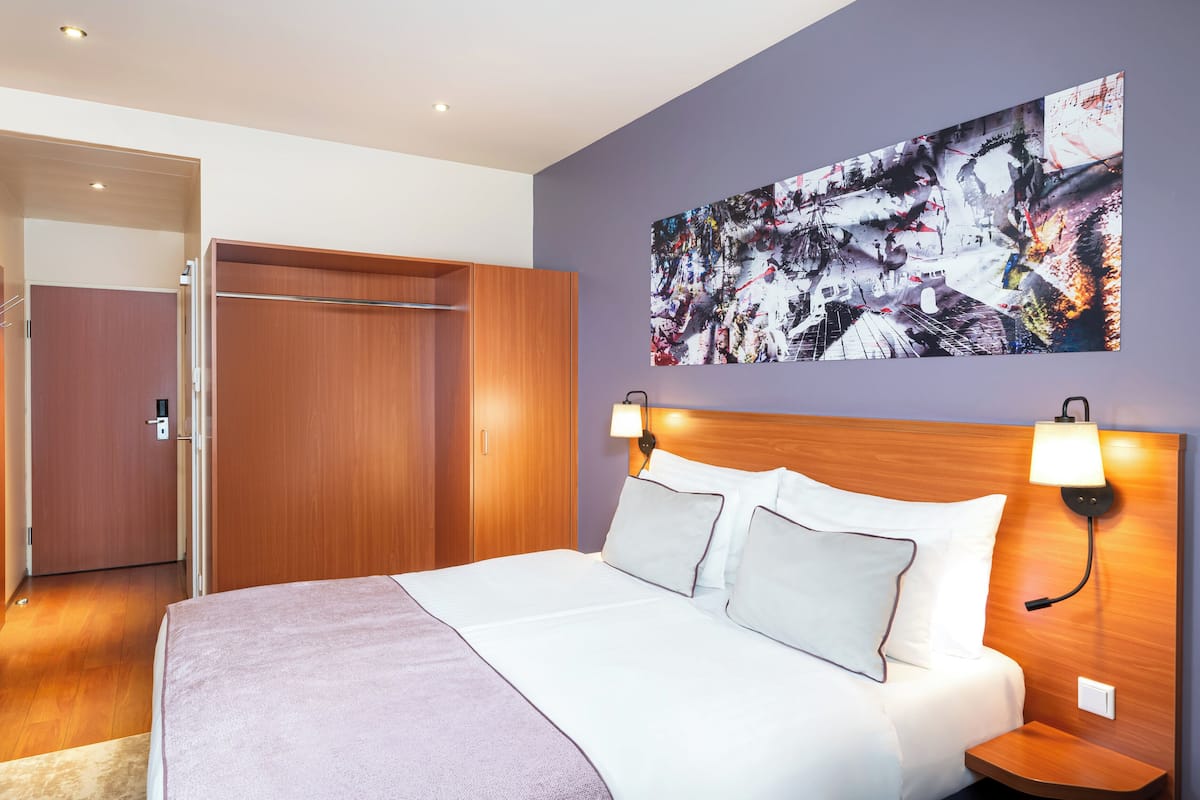 Minibar, in-room safe, desk, blackout curtains