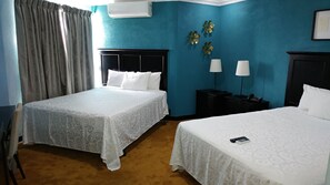 Dobbeltværelse | Minibar, skrivebord, mørklægningsgardiner, strygejern/strygebræt