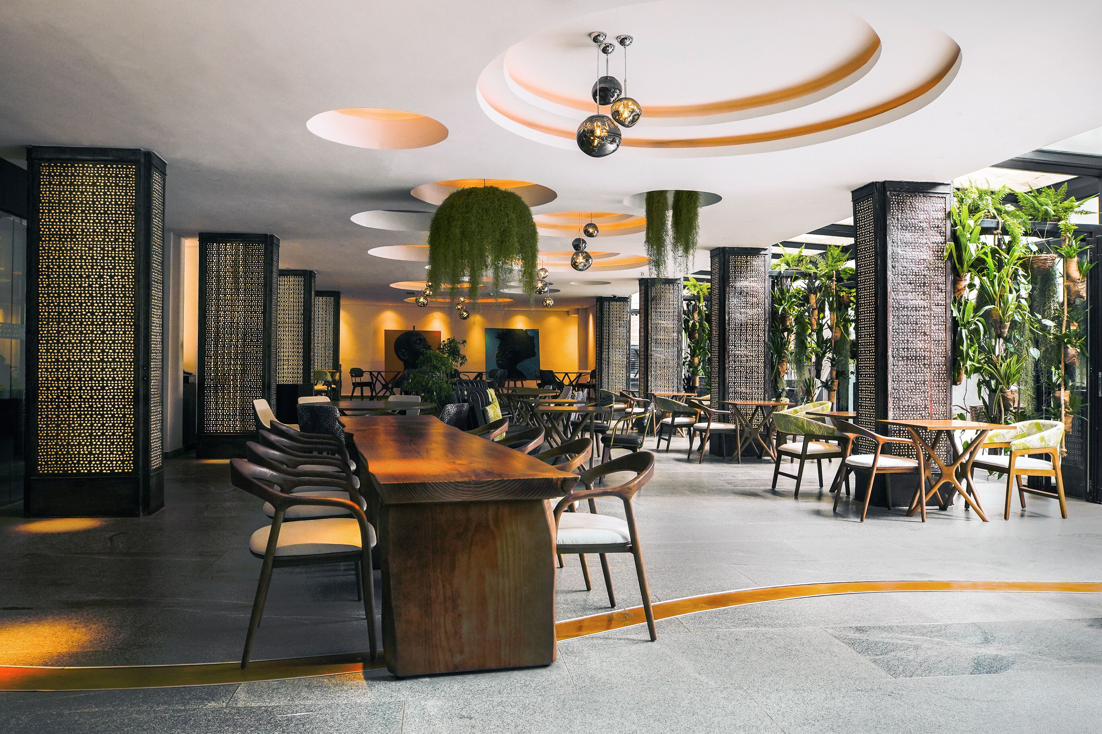 breakfast, lunch and dinner served