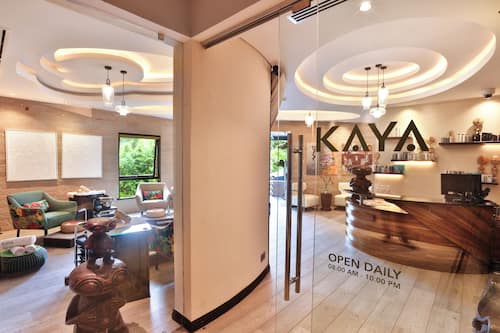 Couples treatment rooms, sauna, hot tub, steam room, body treatments