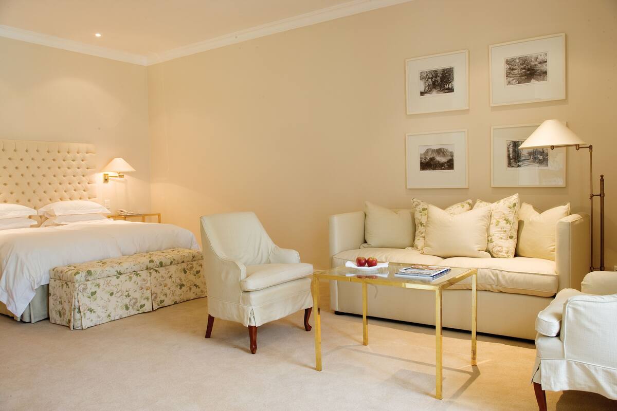 Deluxe kamer | 1 slaapkamer, luxe beddengoed, een minibar, een kluis op de kamer