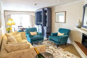Executive Suite | Living area | 32-inch LED TV with cable channels, TV - The Andros Deluxe Boutique Hotel (Cape Town)
